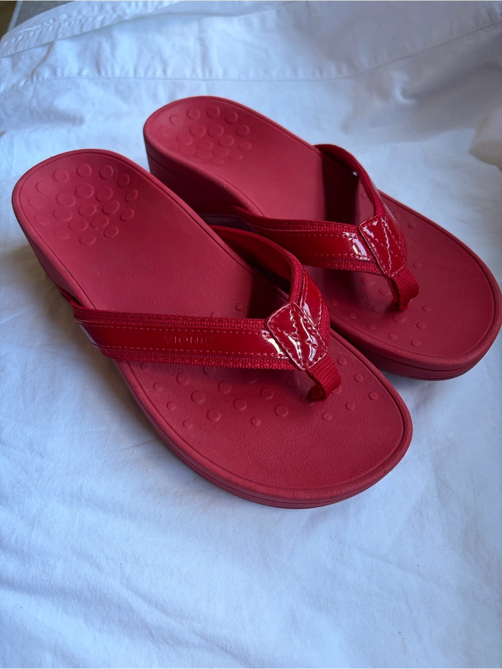 Vionic Red Women's Thong Sandals